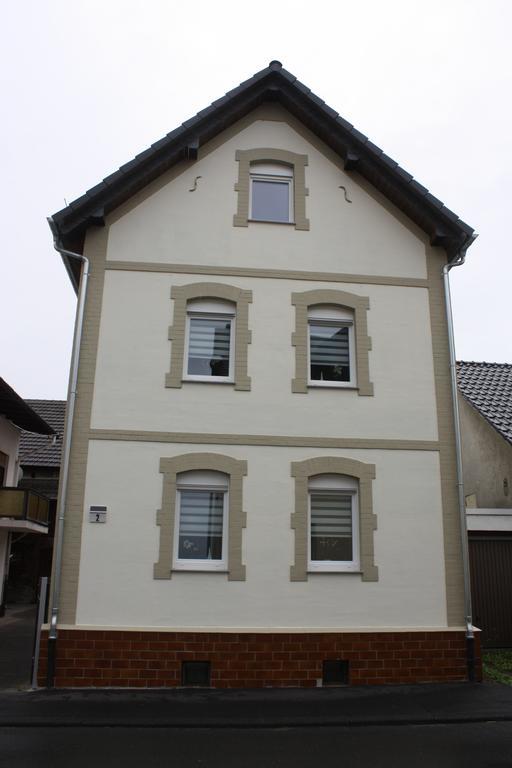 Gaestehaus Bachmann Dutenhofen Esterno foto